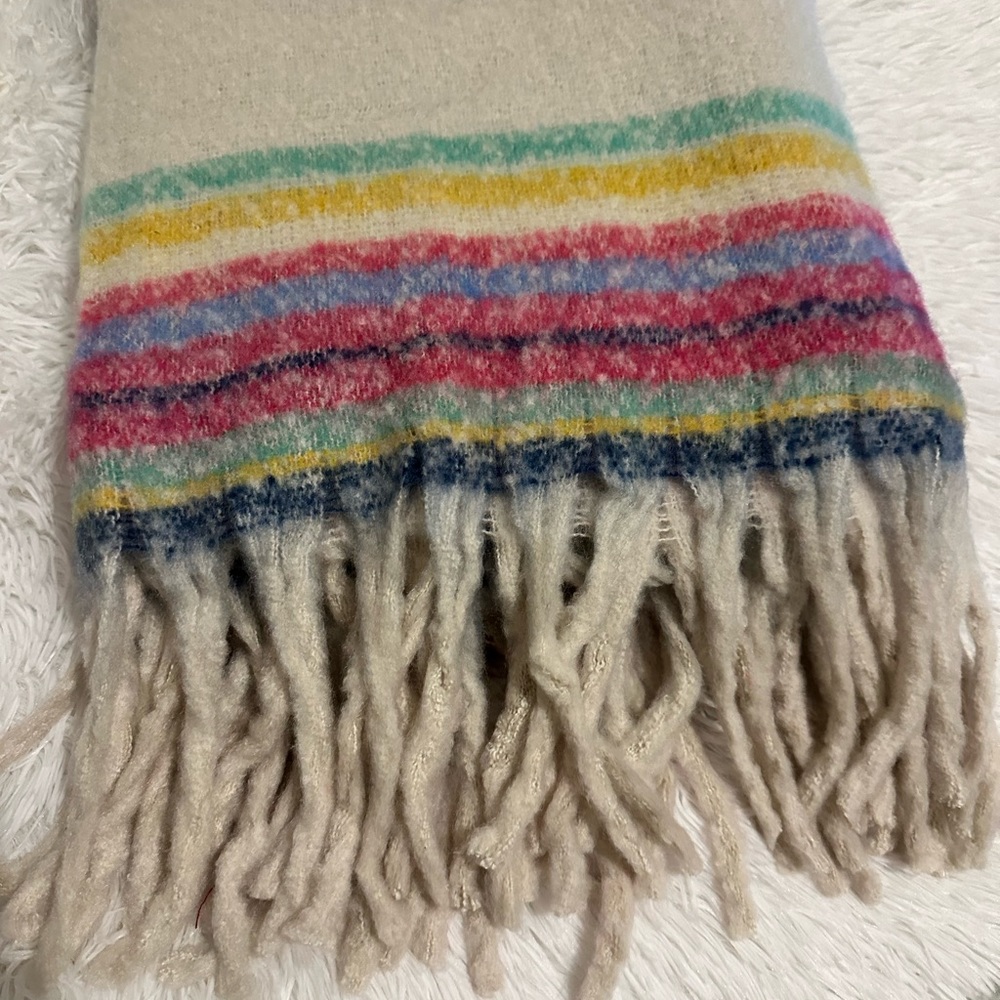 NWT! FREE PEOPLE BOHO FRINGE THROW - Picture 9 of 9
